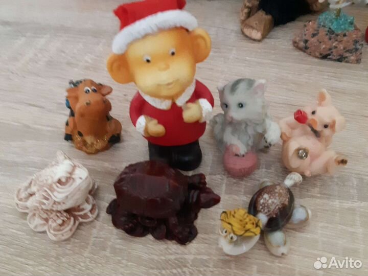 Фигурки статуэтки