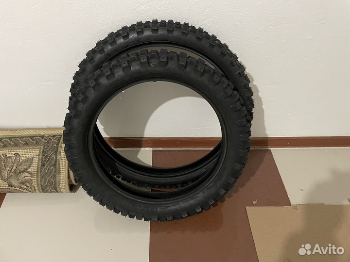 Покрышка на мотоцикл 18