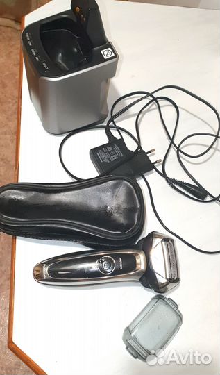 Электробритва Panasonic ES-LV95 с док-станцией