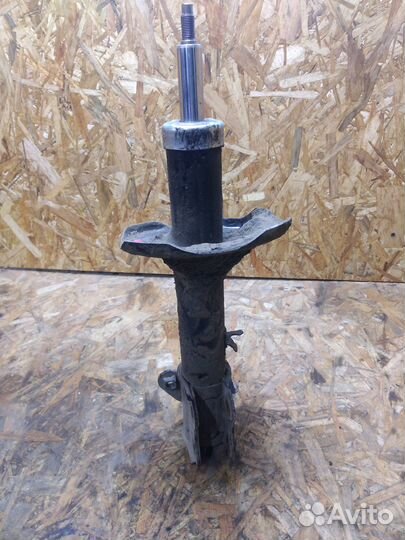 Амортизатор задний правый Kia Carens 1 2005