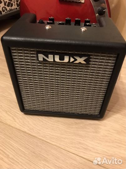 Комбоусилитель nux 8bt