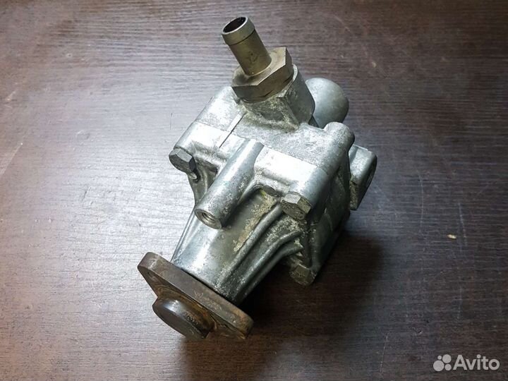 Насос гура Audi 100/A6 C4 120bar 048145155F