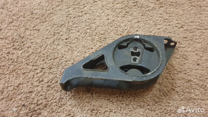 Левая опора двигателя лада гранта