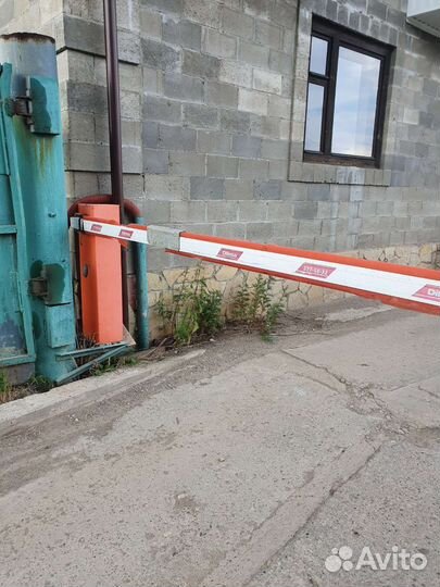 Разнорабочий на производственную базу