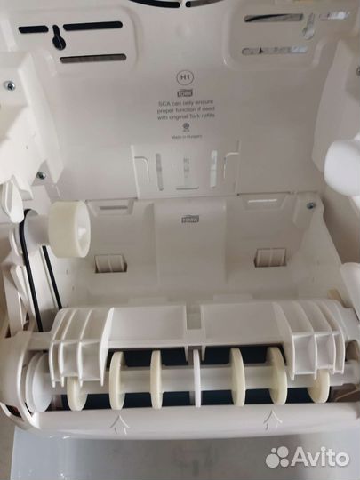 Новый Диспенсер tork Matic для полотенец 55 10 00