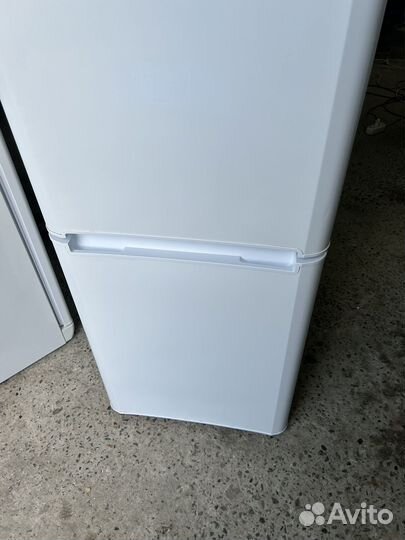 Холодильник Indesit