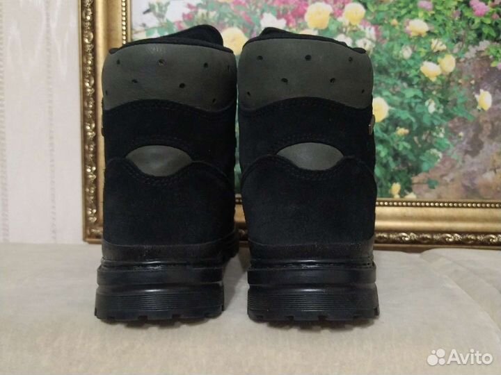 Трекинговые ботинки lowa, б/у