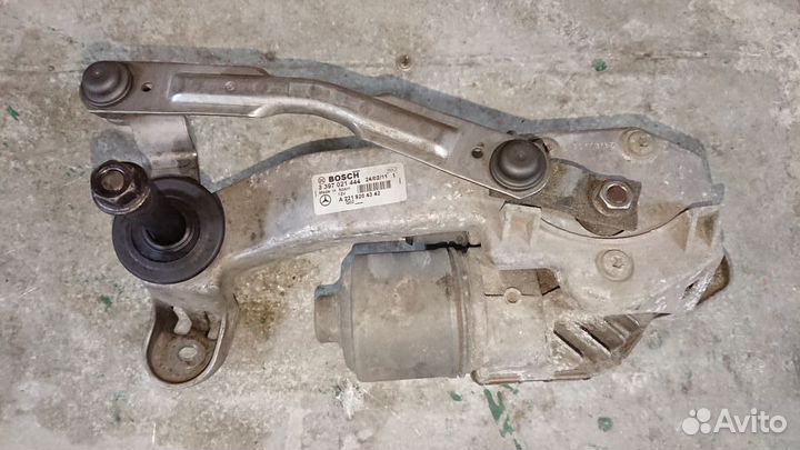 Трапеция дворников левая в сборе с моторчиком