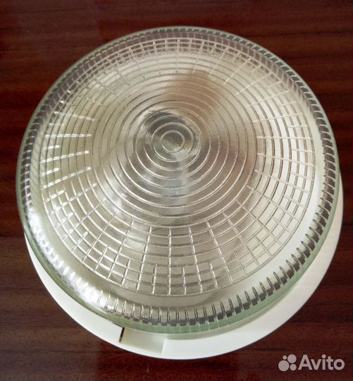 Светильник накладной круглой формы