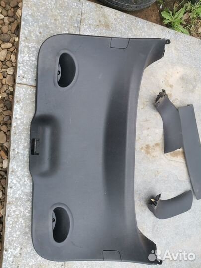 Обшивка крышки багажника Renault Megane III (2008—