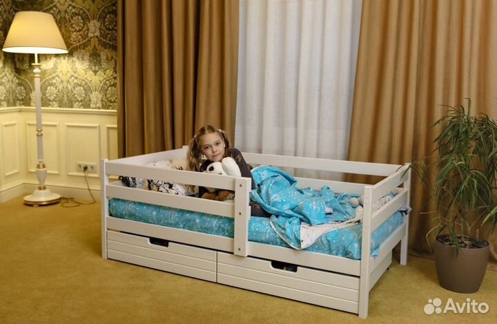 Детская кровать с бортиком