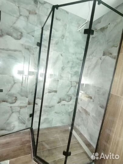 Душевые уголки / Душевые перегородки