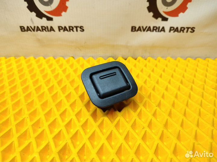 Крючок салона Mercedes E W207 3.5 M272 2010