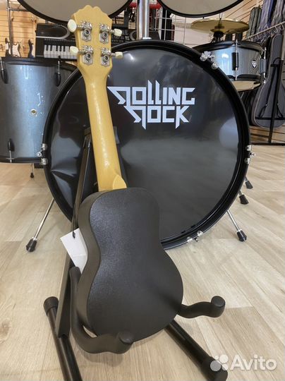 Укулеле с машинкой