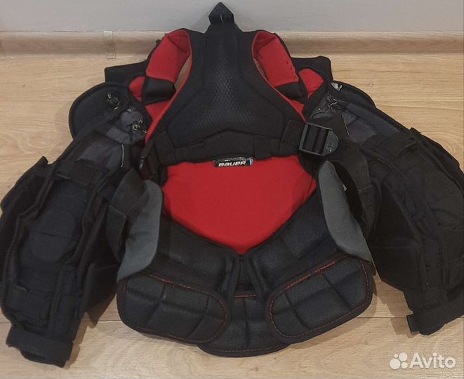 Вратарский нагрудник bauer