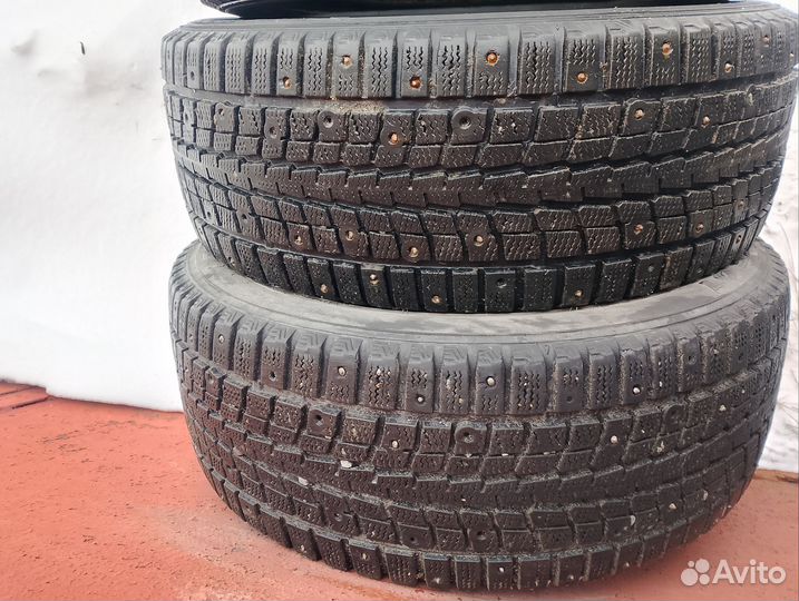 Dunlop SP Winter Ice 01 205/55 R16