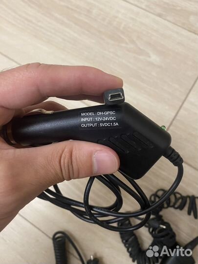 Автомобильная зарядка для телефона