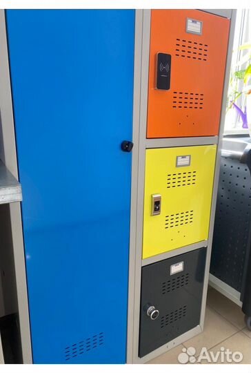 Электронные замки Ozlocks в раздевалку для фитнес