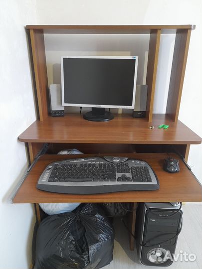 Компьютерный стол