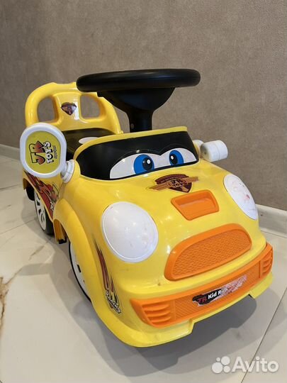 Машинка-каталка детская 1-3 года