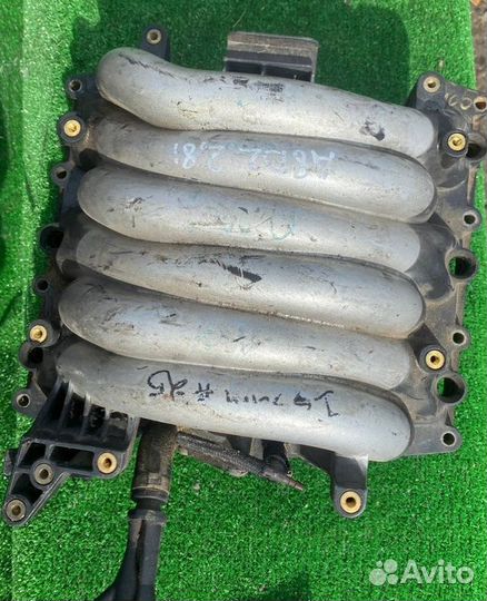 Коллектор впускной Audi A4 2400 2004