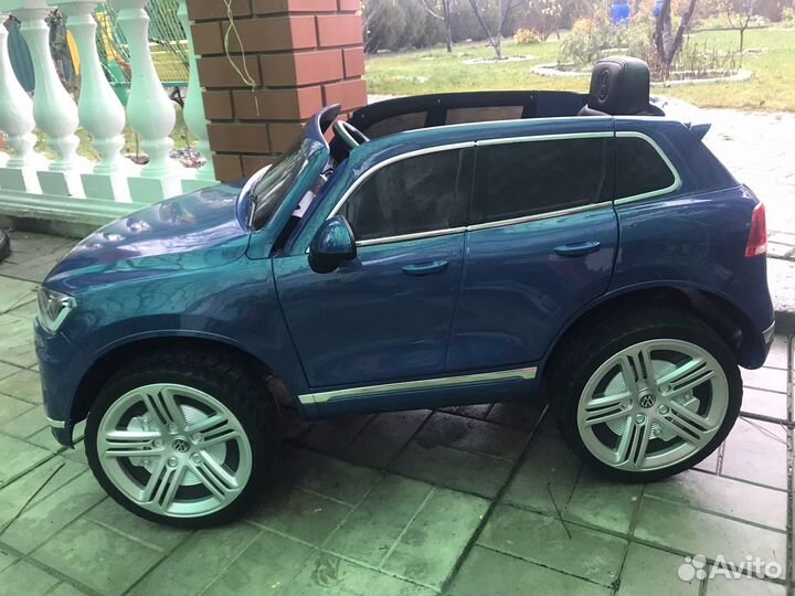 Развивающий автомобиль на аккумуляторе