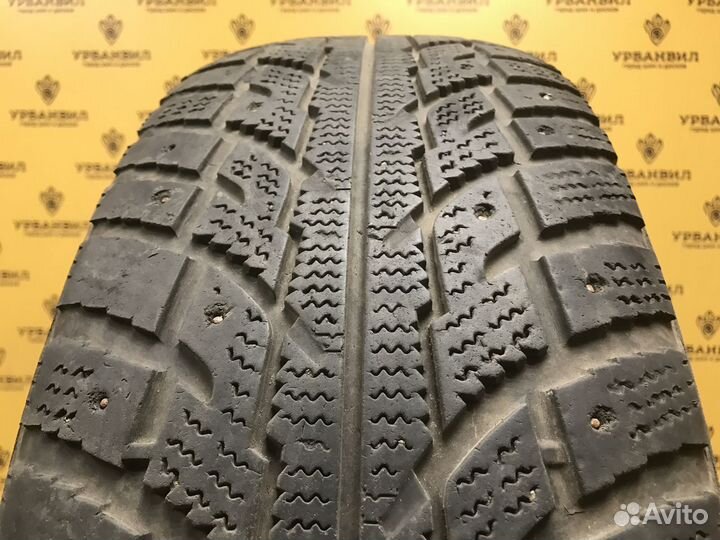 Kumho I'Zen RV Stud KC16 235/65 R17 108Q