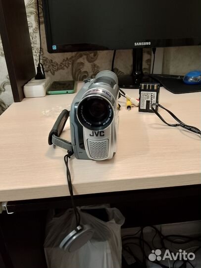 Видеокамера JVC кассетная