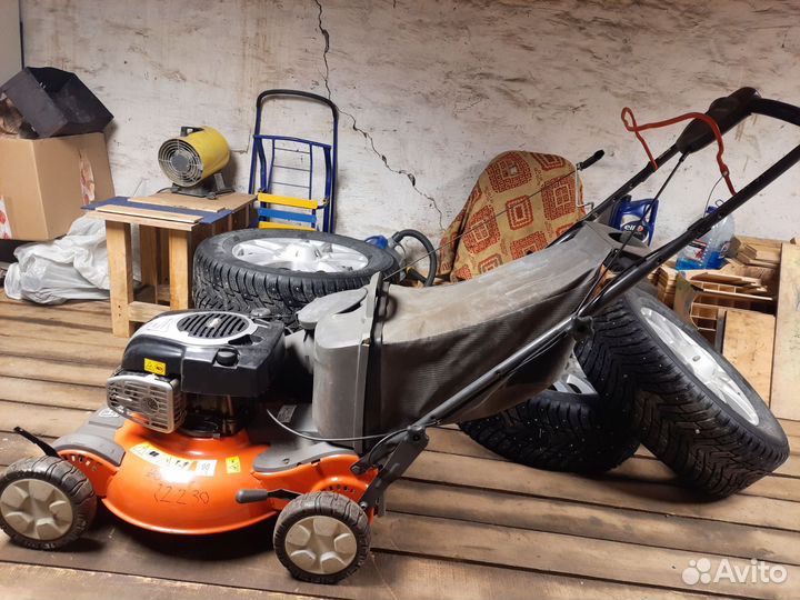 Газонокосилка бензиновая на запчасти
