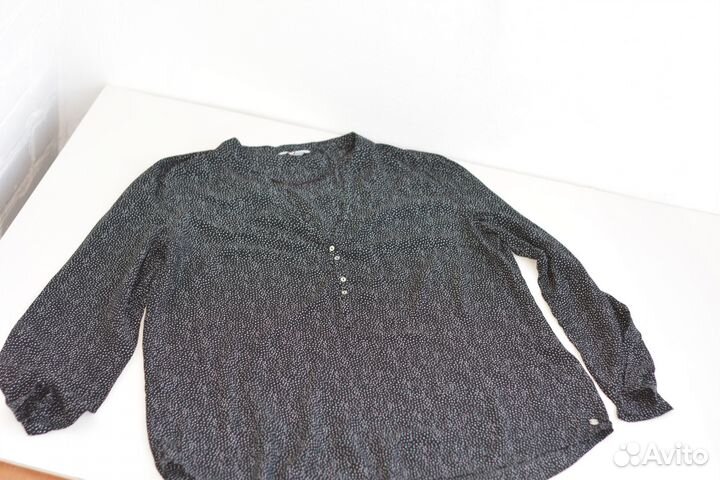 Рубашки блузки женские черные с цветами 50р