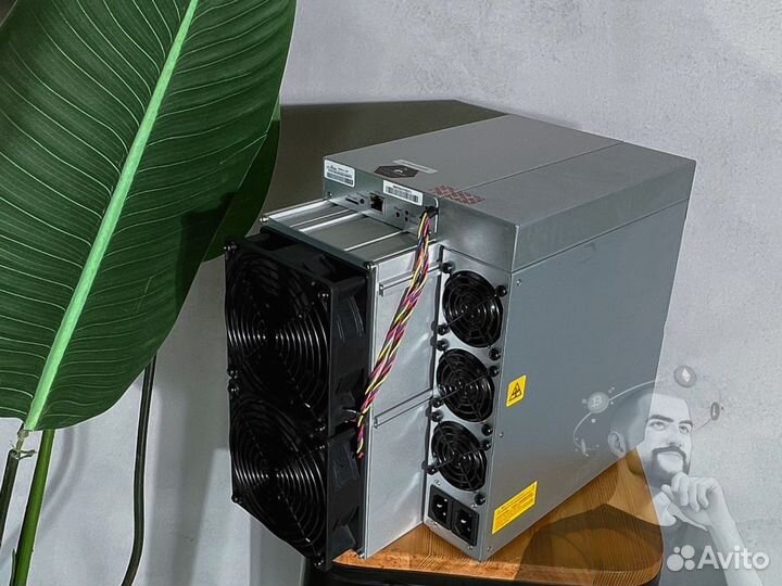 Antminer S21 200T