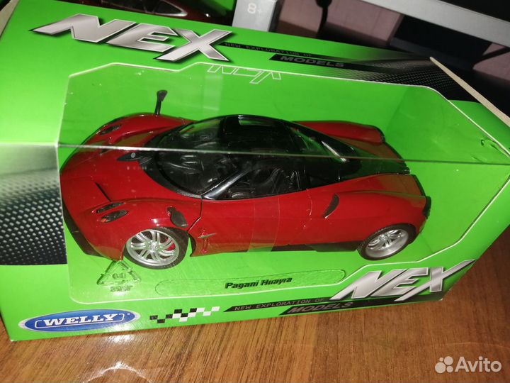 Масштабная модель 1/24 Pagani Huayra 2017 г. Welly