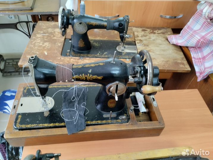 Швейная машинка Зингер