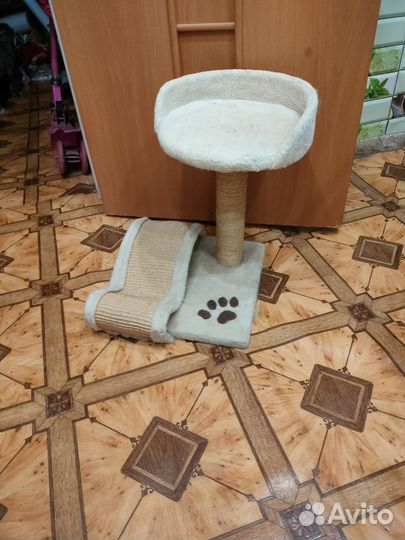 Лежанка с когтеточкой