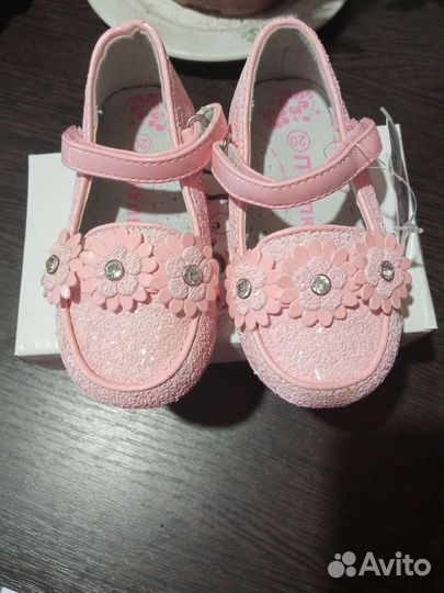 Босоножки для девочки новые