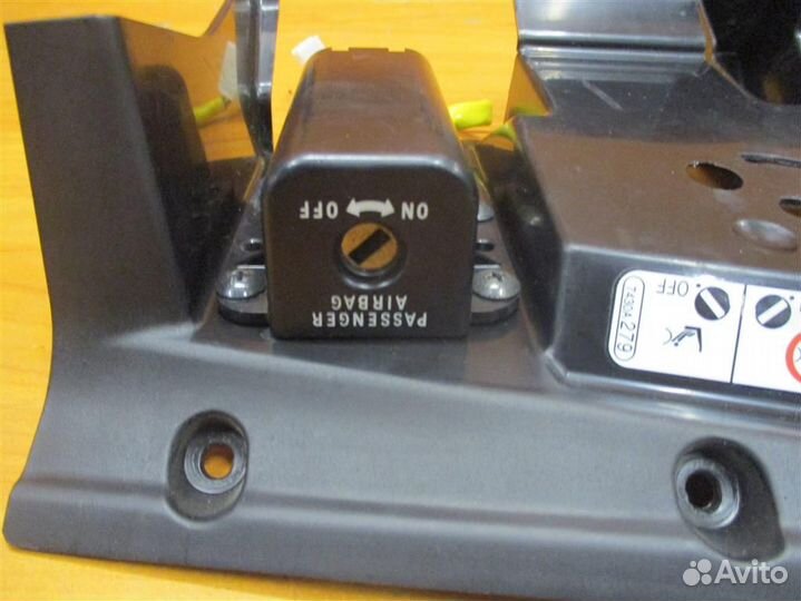 Выключатель подушек безопасности Mitsubishi Lance