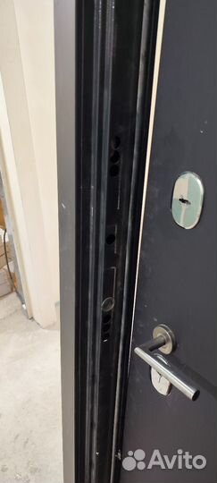 Дверь входная металлическая