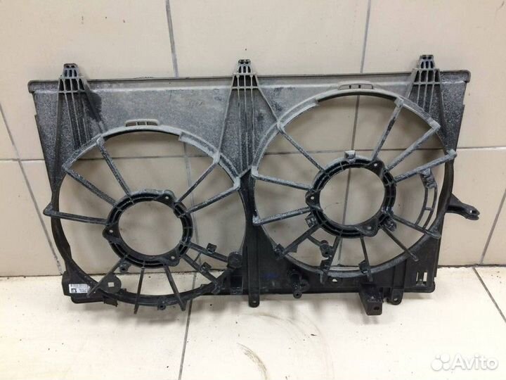 Диффузор вентиляторов Mitsubishi Outlander