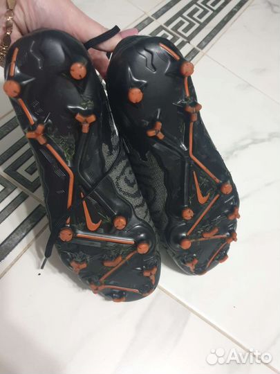 Футбольные бутсы nike phantom gx