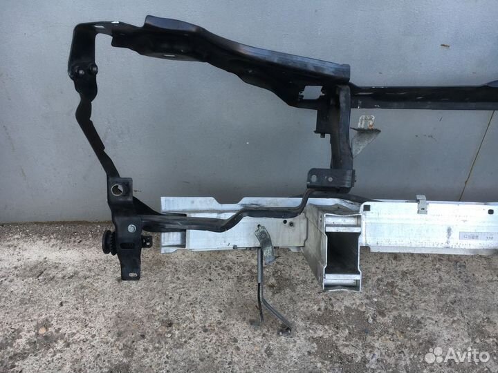 Усилитель переднего бампера Mercedes-Benz C-Class