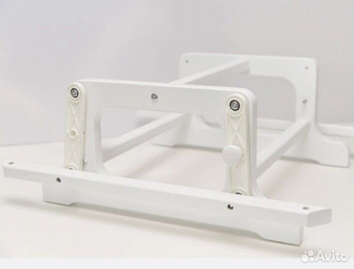 Детская кроватка с универсальным маятником