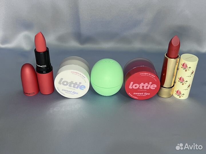 Продукты для губ в ассортименте