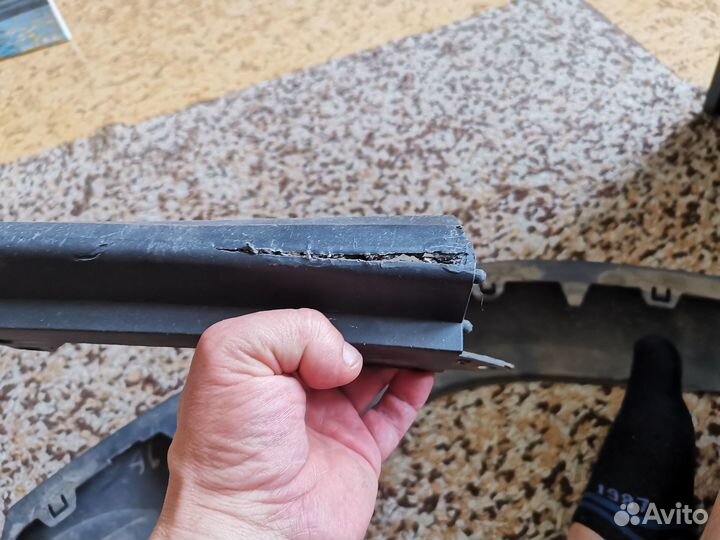 Губа на передний бампер Авенсис 2 рестайлинг т 250