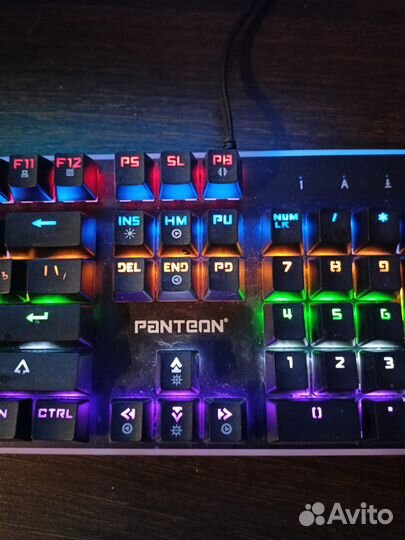 Игровая клавиатура с подсветкой