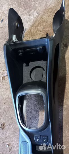 Подлокотник Kia Rio 3