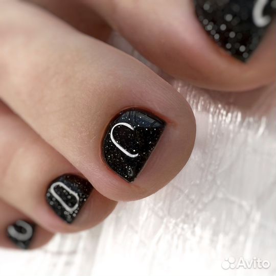 Маникюр педикюр