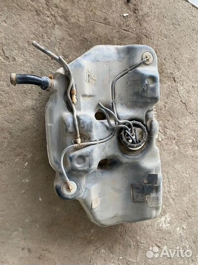 Топливный бак Nissan Bluebird