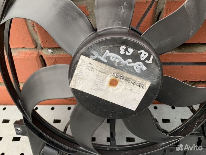 Volkswagen Jetta 6 Диффузор вентилятора 1,4л caxa