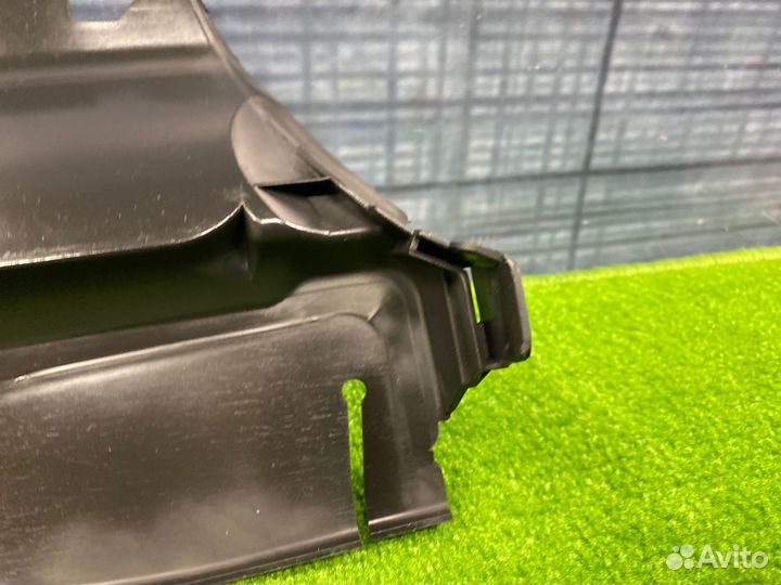 Диффузор радиатора левый Bmw X5 E53 M54 2006