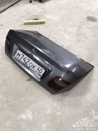 Крышка багажника Митцубиси Каризма